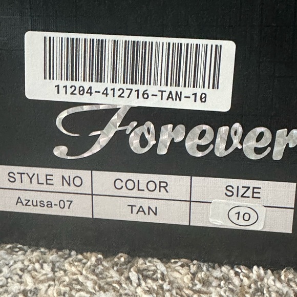 New tan Chelsea boots - Picture 3 of 9